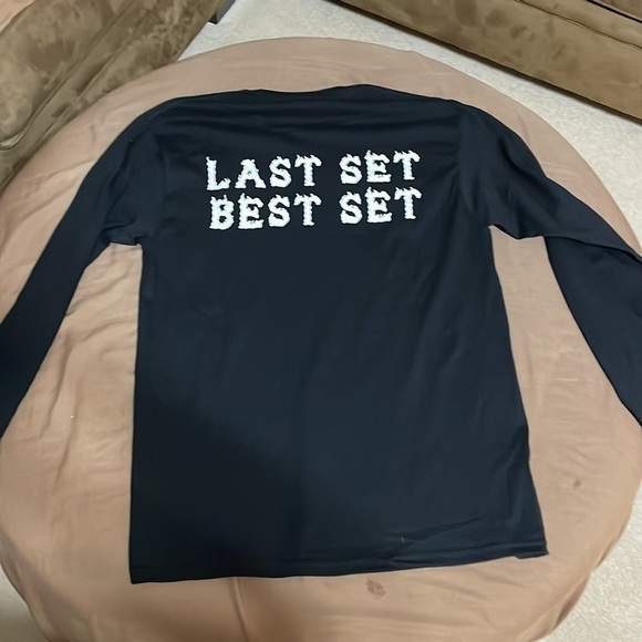 Gildan Tops - WOMENS Long Sleeve Tee NWOT